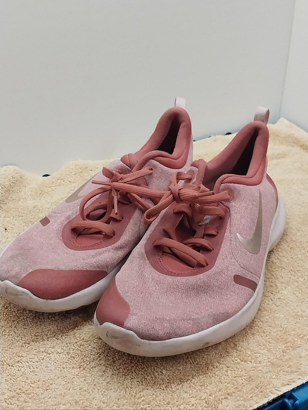 Nike Women's Rose Pink Athletic Sneakers
